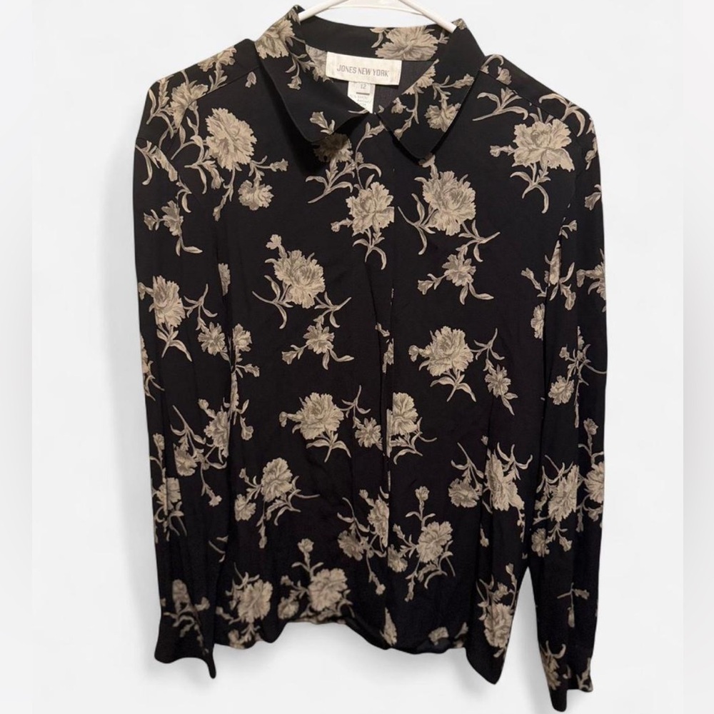 Vintage 90s Jones New York Black and Cream Floral Button Down Blouse